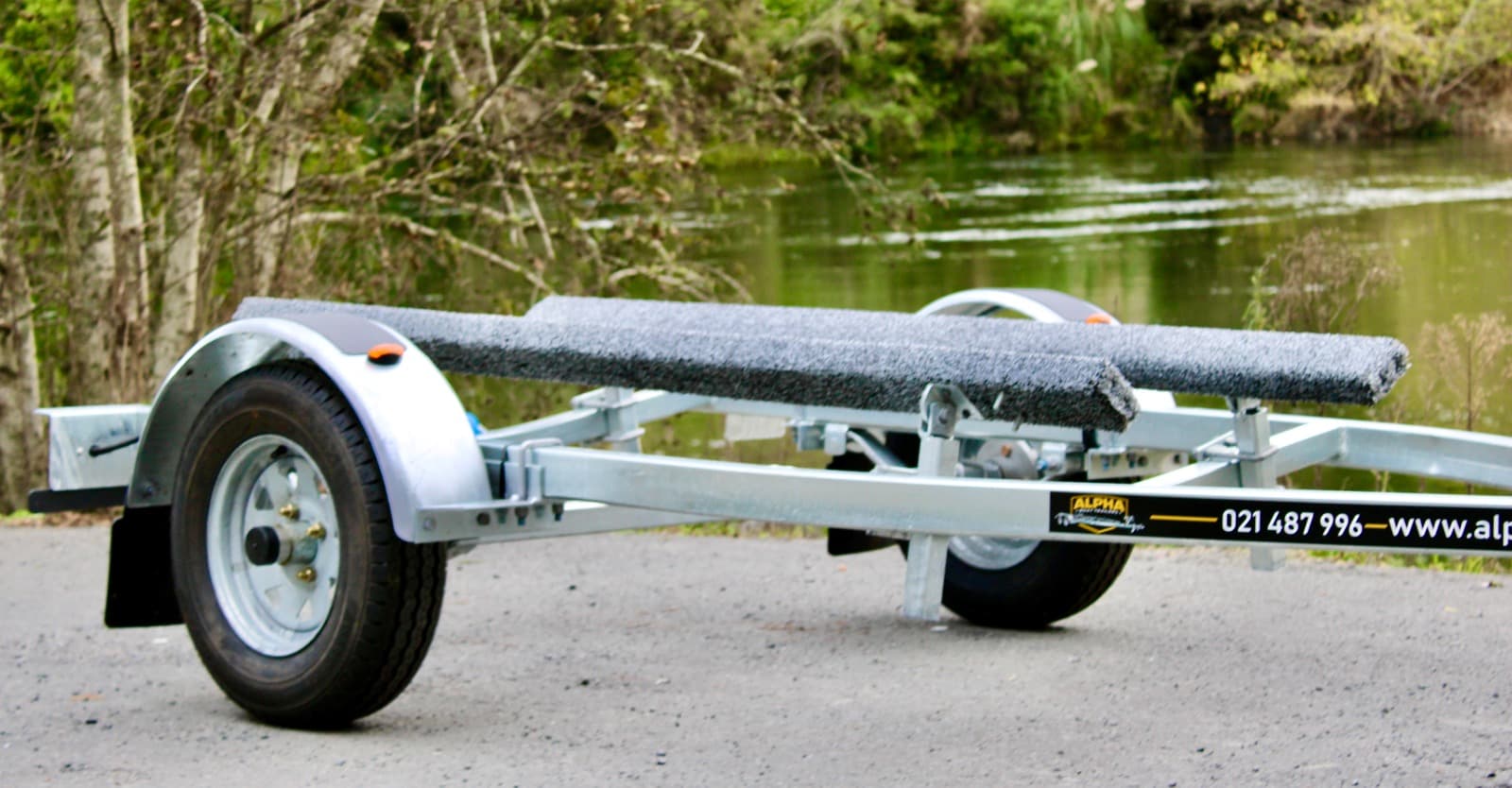 AT 350-CP boat trailer — thumbnail 2