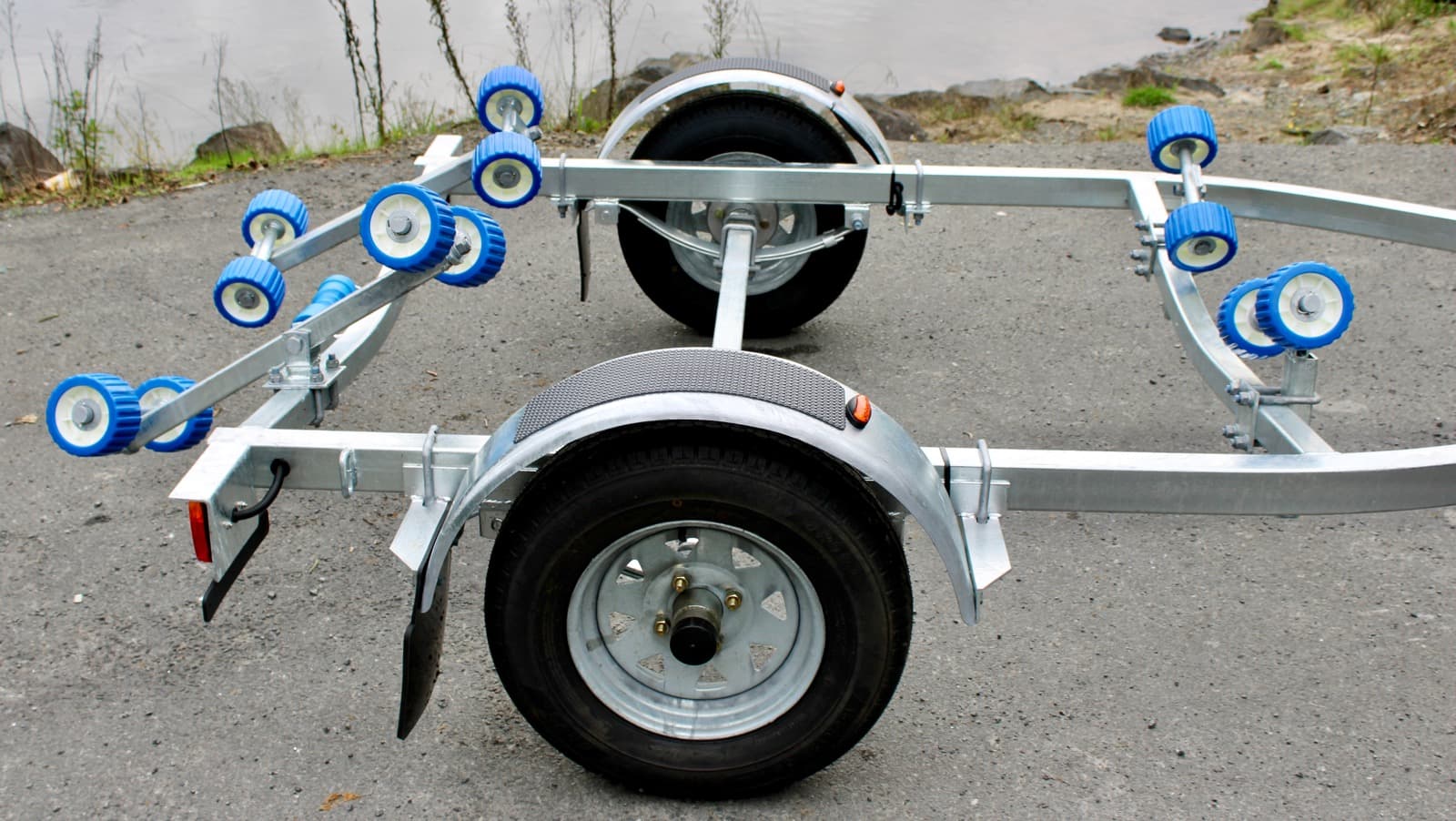 AT 350-SR boat trailer — thumbnail 2