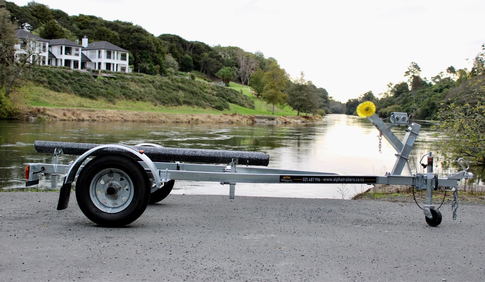 AT 400-CP boat trailer — thumbnail 2