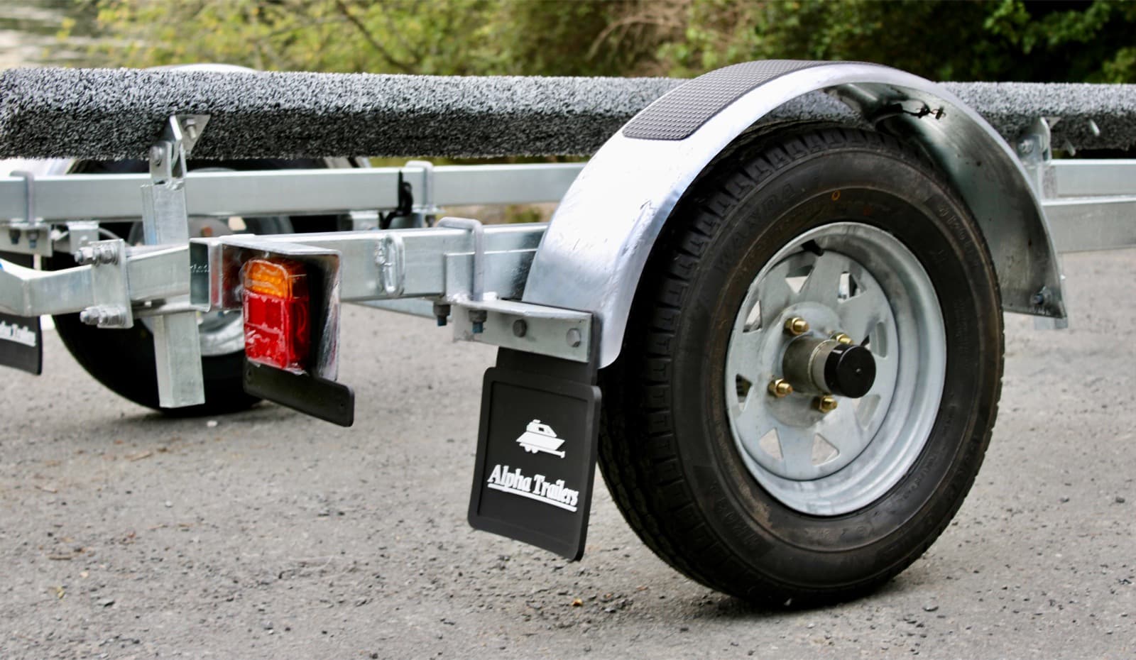 AT 400-CP boat trailer — thumbnail 3