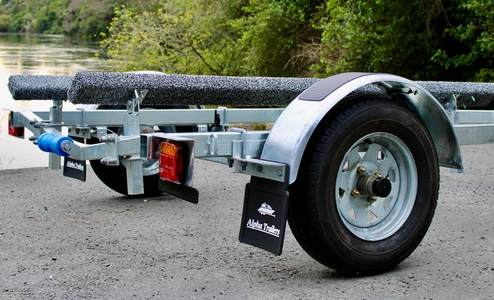AT 400-CP boat trailer — thumbnail 4
