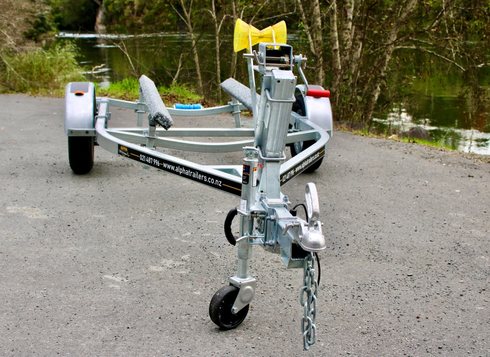 AT 400-CP boat trailer — photo 1