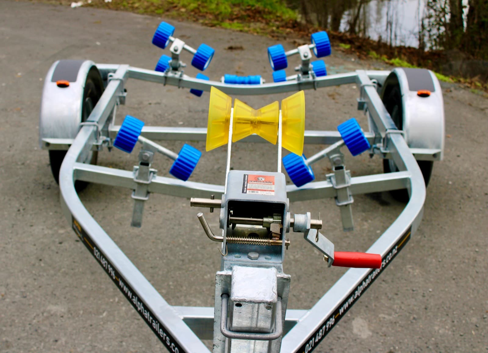 AT 400-SR boat trailer — thumbnail 4