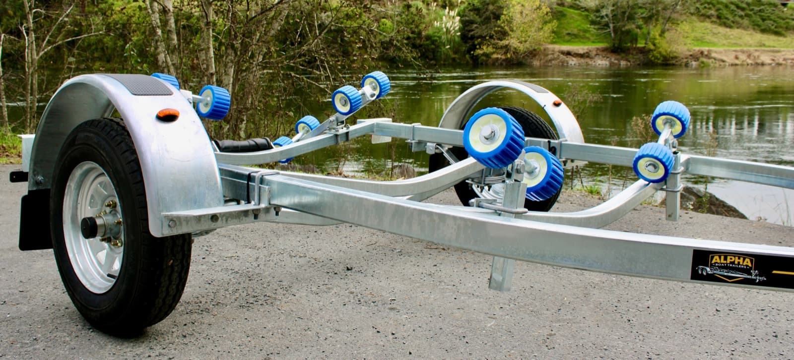 AT 450-SR 12 boat trailer — thumbnail 4