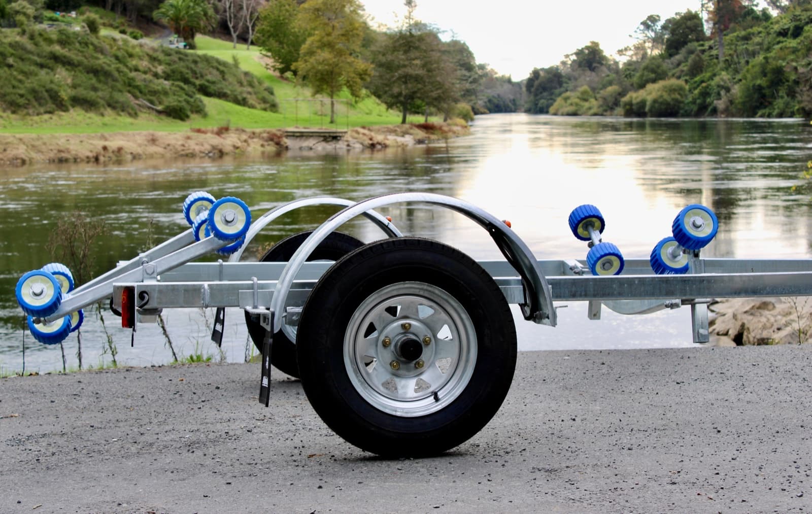 AT 450-SR 12 boat trailer — photo 1