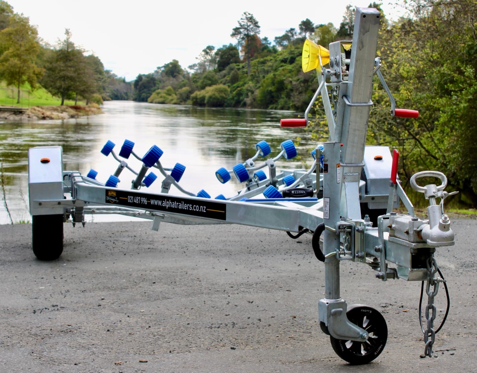 AT 550 Tandem boat trailer — thumbnail 2