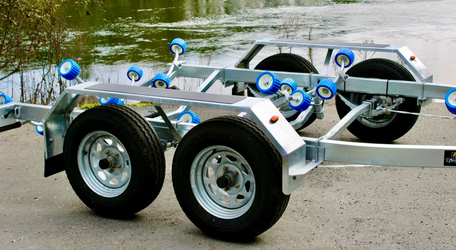 AT 550 Tandem boat trailer — thumbnail 4