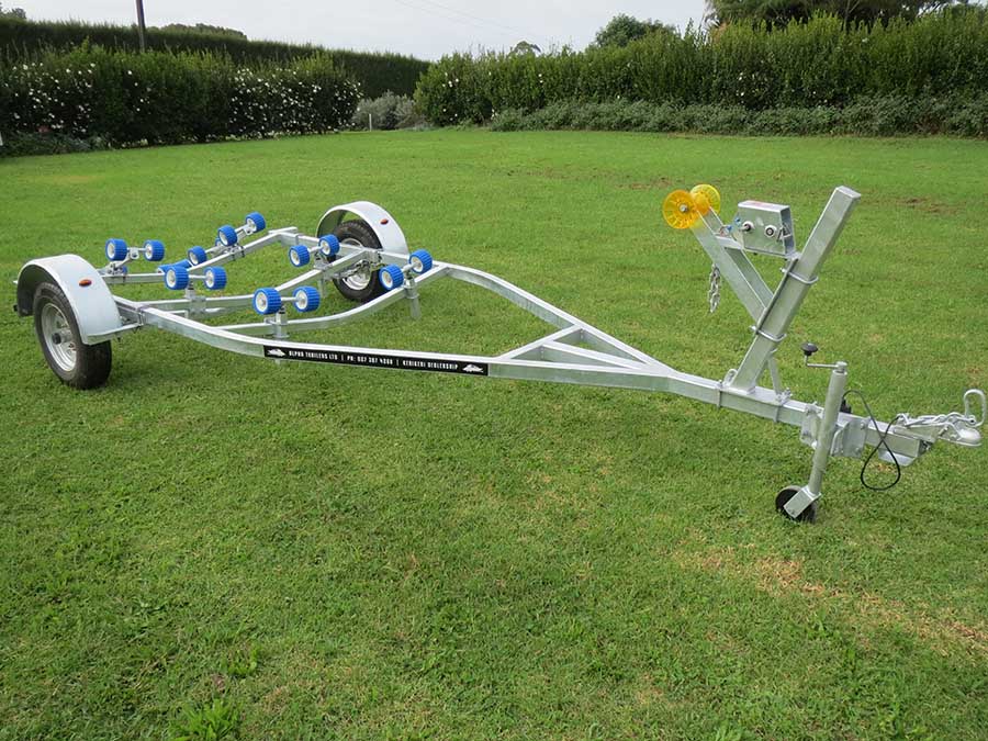 AT 460 SR Boat Trailer, 16 Multi Roller System - $ 3570.00 - GST Inc. - Image 2