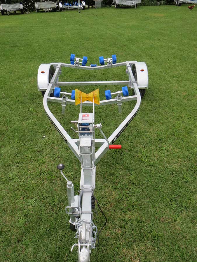 AT 450 SR Boat Trailer, 12 Multi Roller System - $ 3365.00 - GST Inc. - Image 3