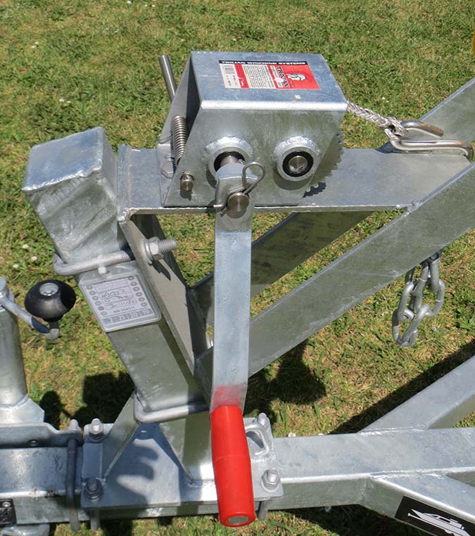 AT 400-SR, Boat Trailer with 12 Multi Rollers - $ 2695.00 - GST Inc. - Image 6