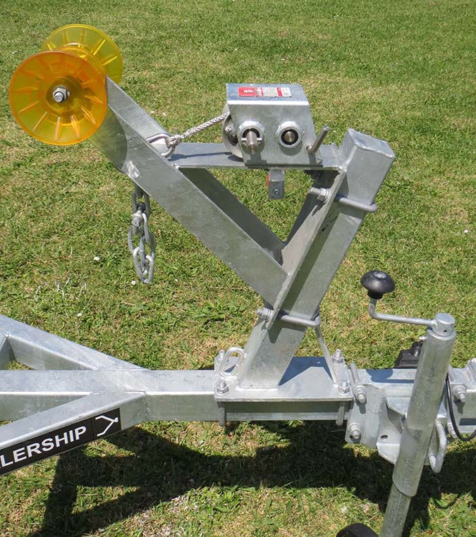 AT 400-CP, Boat Trailer with Carpet Pads - $ 2535.00 - GST Inc. - Image 3