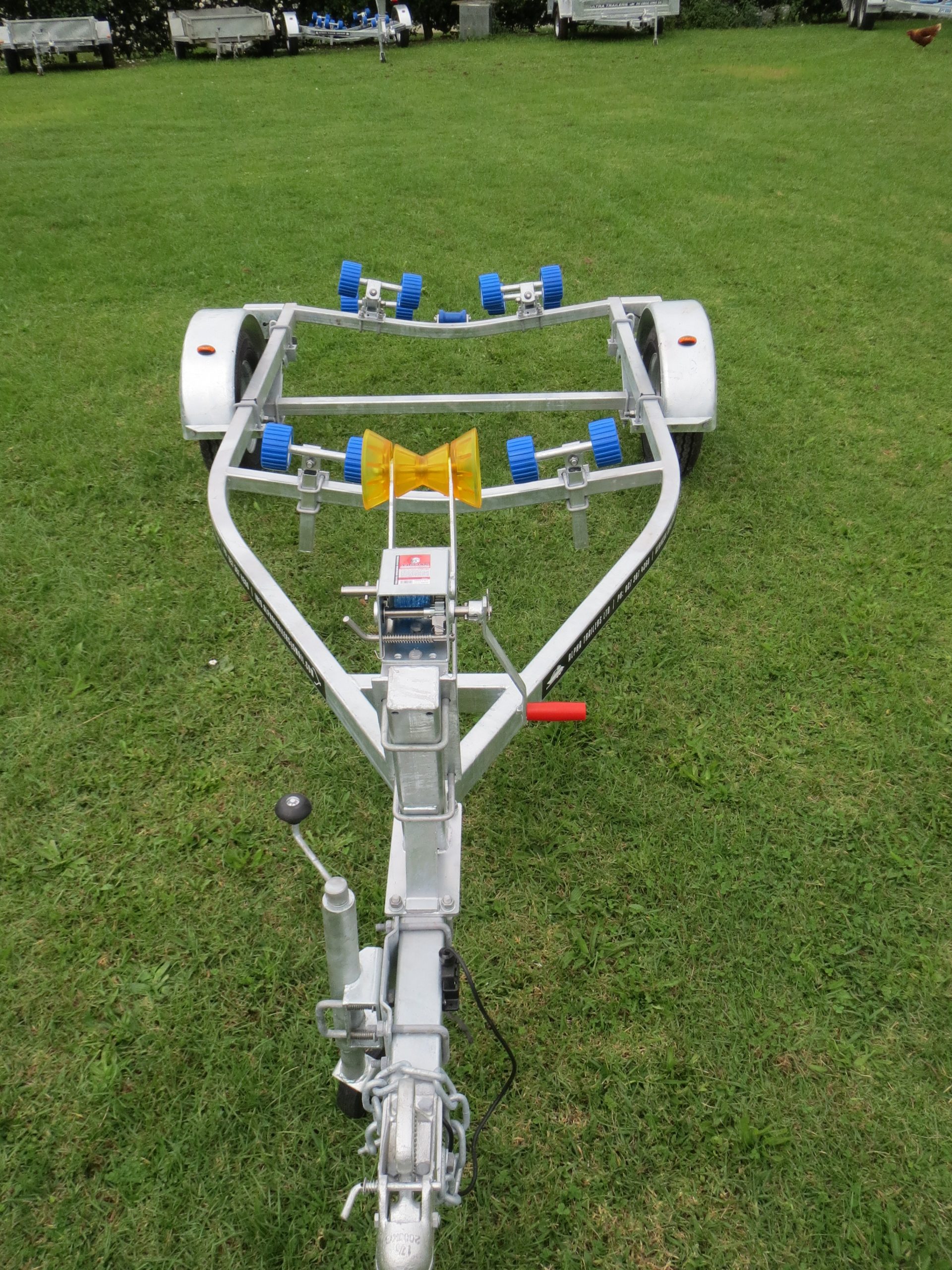 AT 400-SR, Boat Trailer with 12 Multi Rollers - $ 2695.00 - GST Inc. - Image 3